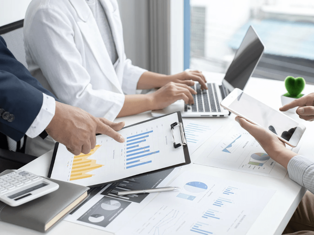 small and medium enterprises using data management and analytics services